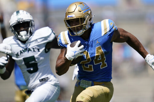 Charbonnet has 3 TDs in UCLA debut as Bruins rout Hawaii
