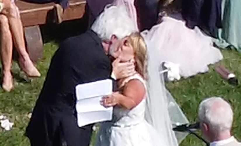 ‘Little People Big World’ star Amy Roloff marries Chris Marek in beautiful outdoor ceremony