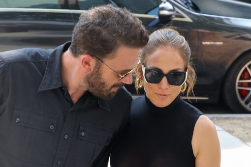 Jennifer Lopez, Ben Affleck share a laugh as they rock matching outfits while shopping in LA