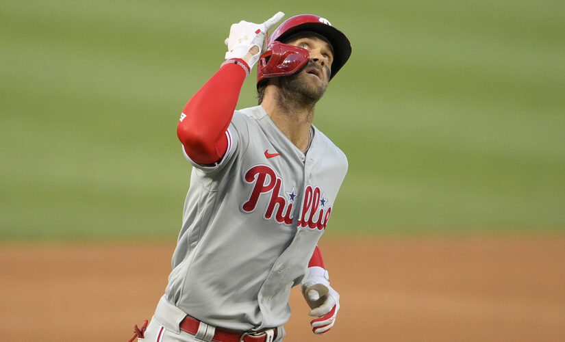 Harper homers, Phillies beat Nats 7-4 for 4th straight win