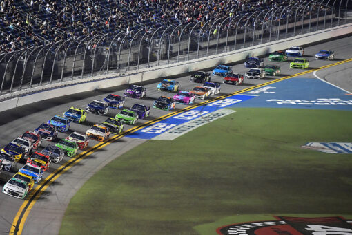 NASCAR: Blaney avoids last-lap wreck to win regular season finale at Daytona