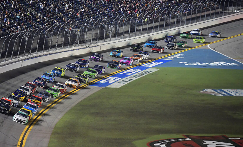 NASCAR: Blaney avoids last-lap wreck to win regular season finale at Daytona