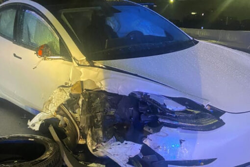 Tesla on Autopilot crashes into parked police car in Orlando