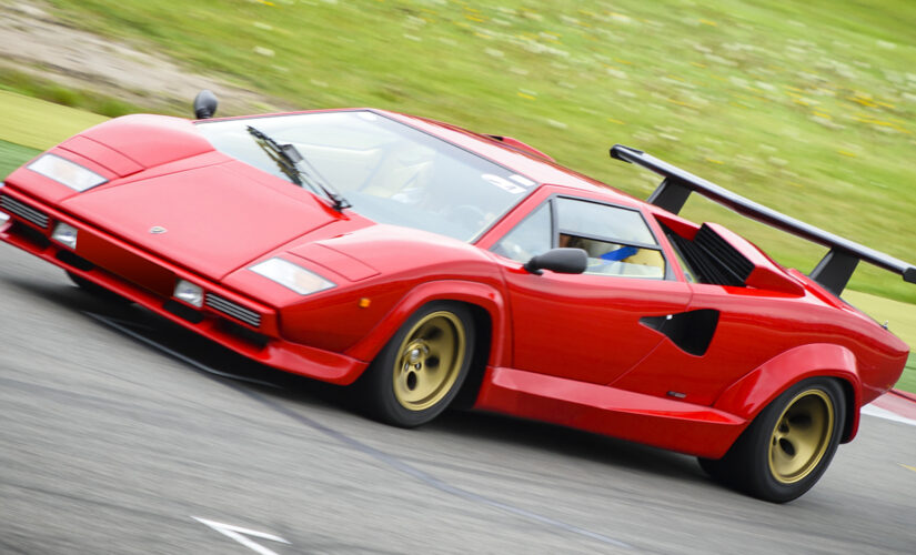 Attenzione! The Lamborghini Countach is coming back