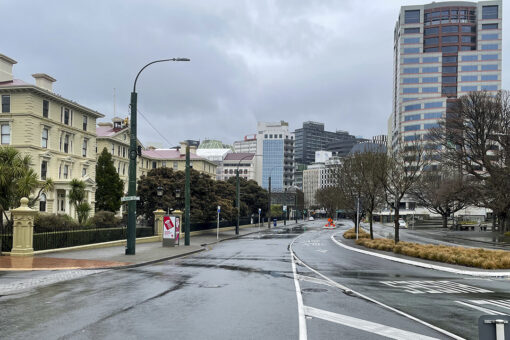New Zealand wages high-stakes effort to halt virus outbreak