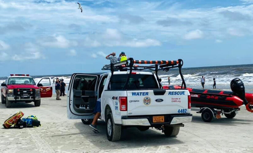 2 dead, 1 rescued in North Carolina rip tides