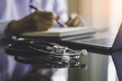 Pediatrics group urges FDA OK of COVID-19 vaccines in younger kids