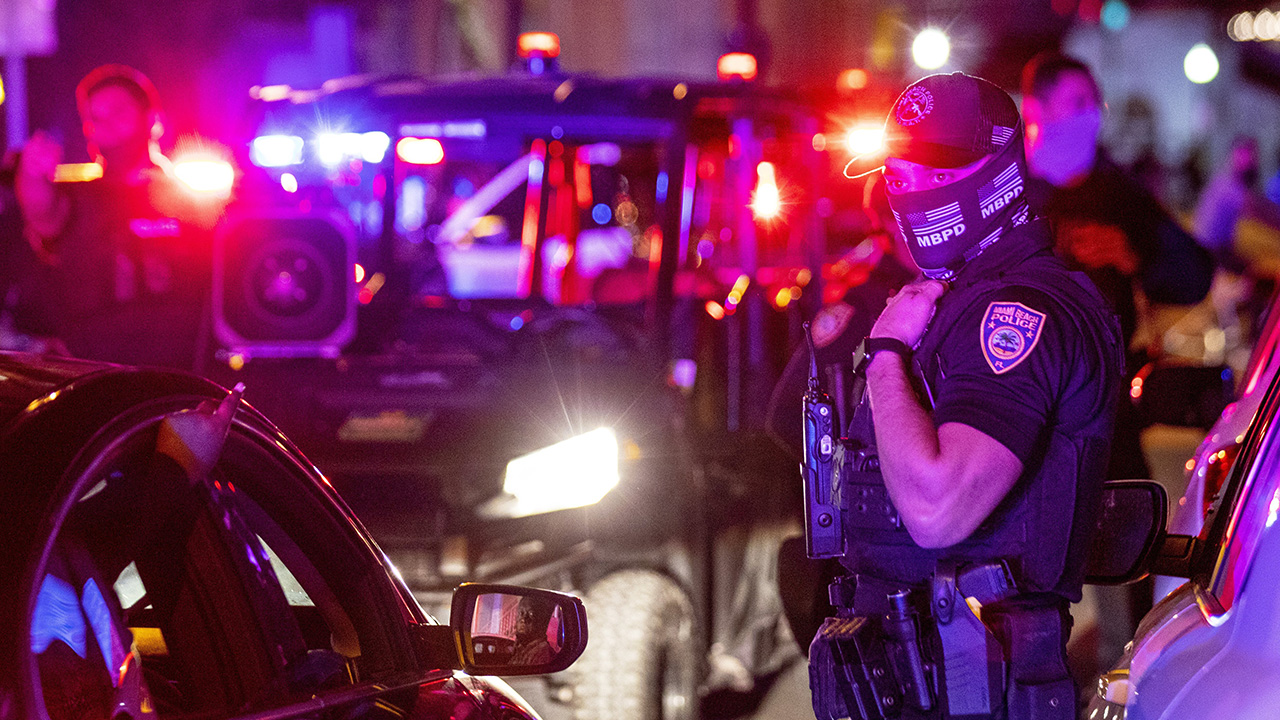5 Miami Beach police officers charged with using excessive force ...