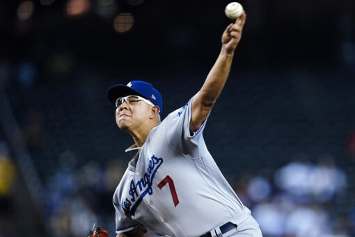 Seager 2 HRs, Urías, Dodgers win 100th, keep pace in NL West