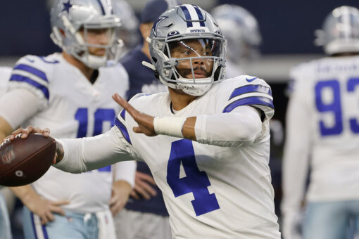 Dak Prescott gets emotional during national anthem before first home game since 2020