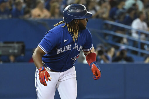 Guerrero hits 46th HR, but Twins hit 3 in row, top Blue Jays