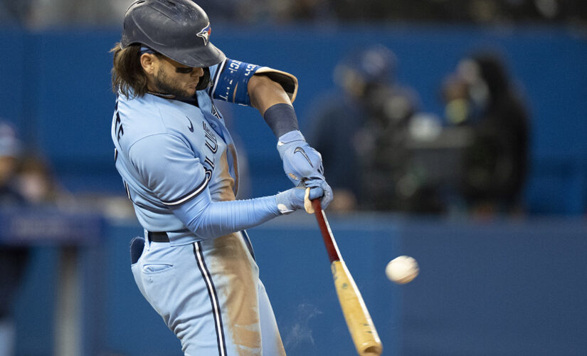 Bichette homers twice, Blue Jays top Yanks 6-5, tighten race