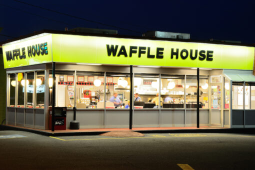 Brawl breaks out between Waffle House employee, customer in Atlanta