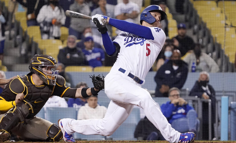 Dodgers slam 4 HRs in 8th for 11-9 comeback win over Padres