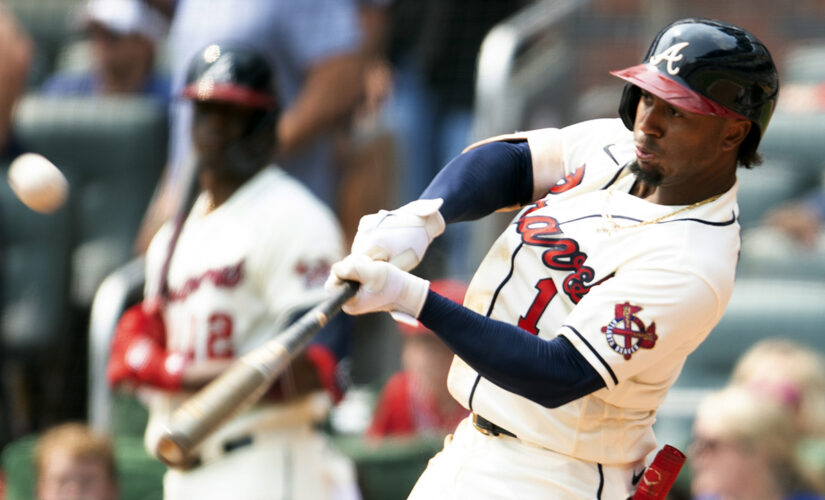 Albies, Freeman go deep in 7th, Braves win series over Miami