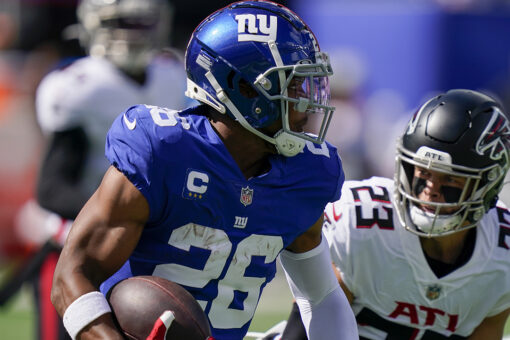 Giants’ Saquon Barkley leaps for 1st TD since 2019 season