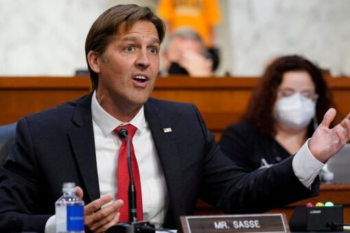 State Dept. ‘stonewalled’ Sen. Sasse for weeks on number of stranded green card holders, senator says