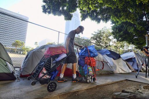Los Angeles law restricting homeless encampments takes effect