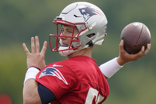 Patriots’ Josh McDaniels praises Mac Jones after winning starting job