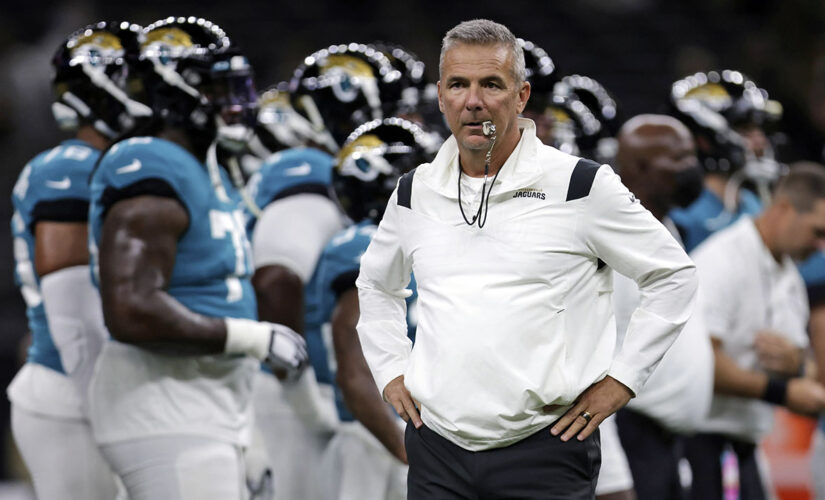 Jaguars’ roster cuts don’t reflect Urban Meyer’s claim vaccination status played role: report