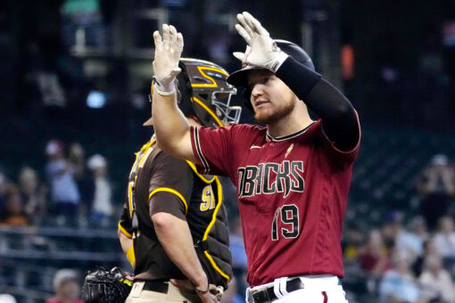 Diamondbacks pound Darvish with 6-run 3rd, beat Padres 8-3