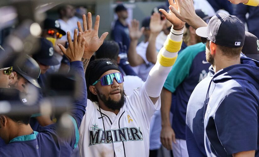 Mariners silence Houston bats again for 1-0 victory