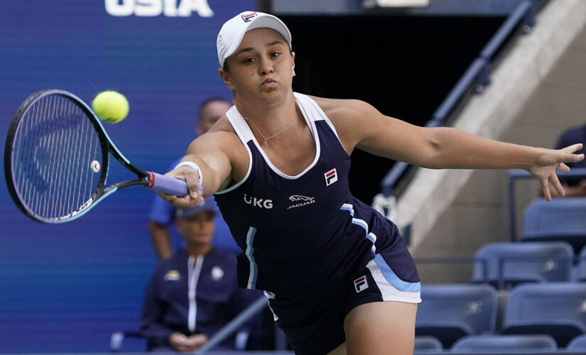 No. 1 Barty, top US Open women win easily after Ida delays