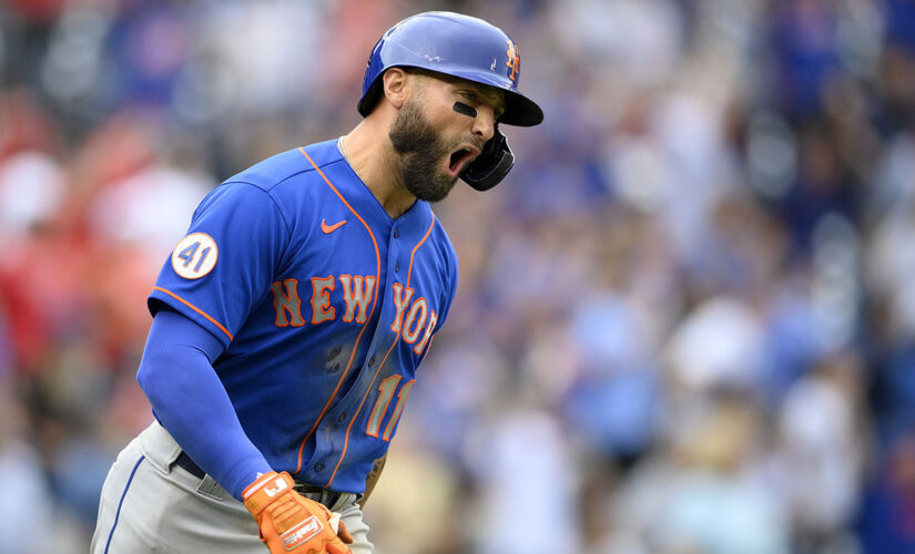 Báez 4 for 4, Pillar slam, Mets hit 4 HRs to beat Nats 13-6