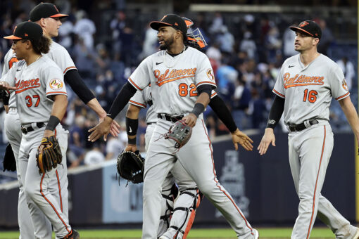 Sánchez 2 HRs, 6 RBIs, but Yanks blow lead, fall to O’s 8-7