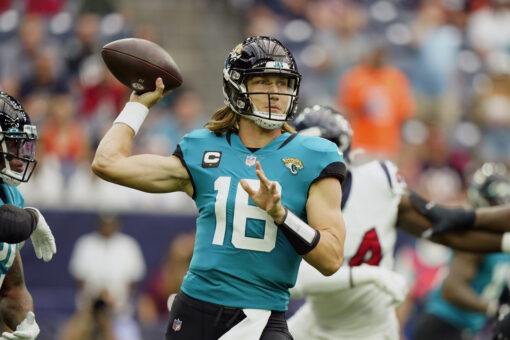 Jaguars’ Trevor Lawrence throws deep to Chris Manhertz for first NFL touchdown pass