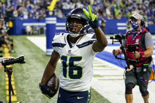 Efficient Wilson leads Seahawks past Colts 28-16 in opener