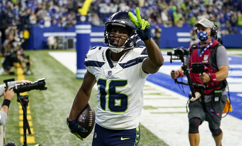 Efficient Wilson leads Seahawks past Colts 28-16 in opener