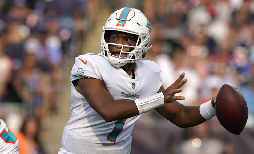 Tua’s TD pass, turnover by Howard lift Dolphins over Pats