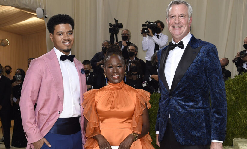 De Blasio attends Met Gala red carpet — years after ridiculing event