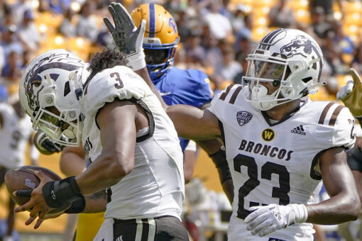 Western Michigan stuns Pittsburgh 44-41