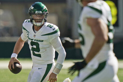 Jets’ Zach Wilson throws 3 interceptions in historically bad first half vs Patriots