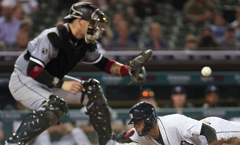 White Sox lose to Tigers, putting AL Central clinch on hold