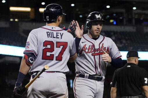 Braves ride big 5th inning to win, extend NL East lead
