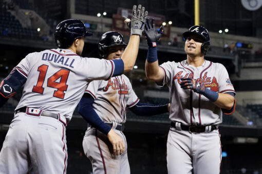 Braves power to 6-1 win over D-backs, maintain NL East lead