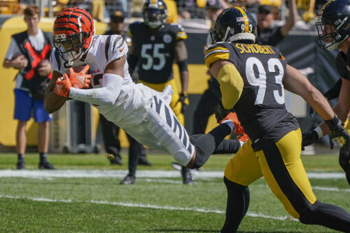 Burrow throws 3 TDs, Bengals drop listless Steelers 24-10