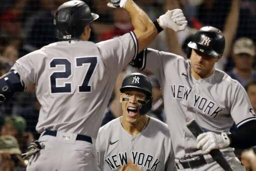Yankees use 2nd life in controversial 8th inning to top Red Sox, take wild card lead