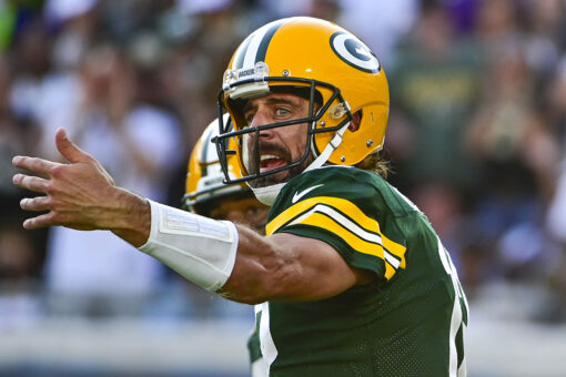 Packers’ Aaron Rodgers looked like he was wearing ‘cement boots,’ ex-NFL star says