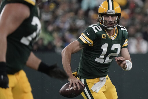 Aaron Rodgers silences doubters with 4 touchdown performance vs. Lions