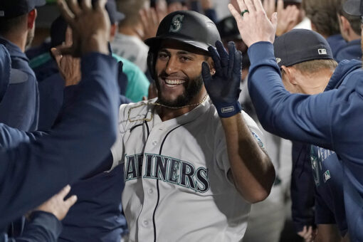 Toro slams old team, connects in 8th as M’s beat Astros 4-0