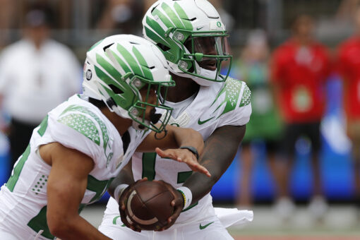 Starting 11: Oregon serves notice Ducks are for real