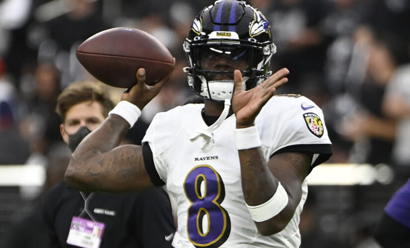 Ravens’ Lamar Jackson tries to tamp down hype ahead of Chiefs game