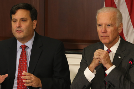 Turley says Ron Klain’s vaccine retweet is legal issue for Biden: ‘Breathtakingly daft’