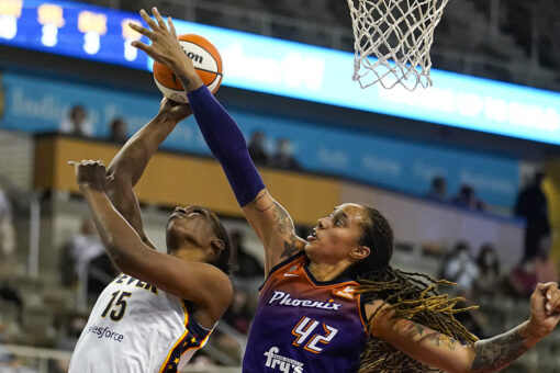 Mercury hold off Fever’s late rally, win 9th straight, 86-81