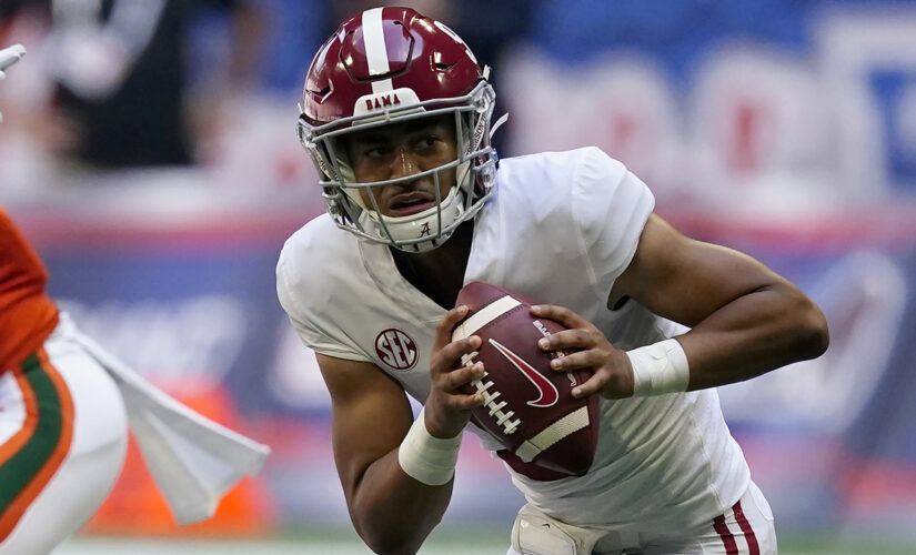 Alabama’s Bryce Young tosses 4 TDs in route of Miami, breaks record set by former greats