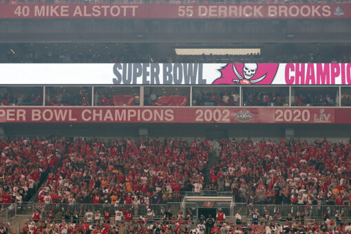 Bucs unveil Super Bowl signage before Week 1 game vs. Cowboys